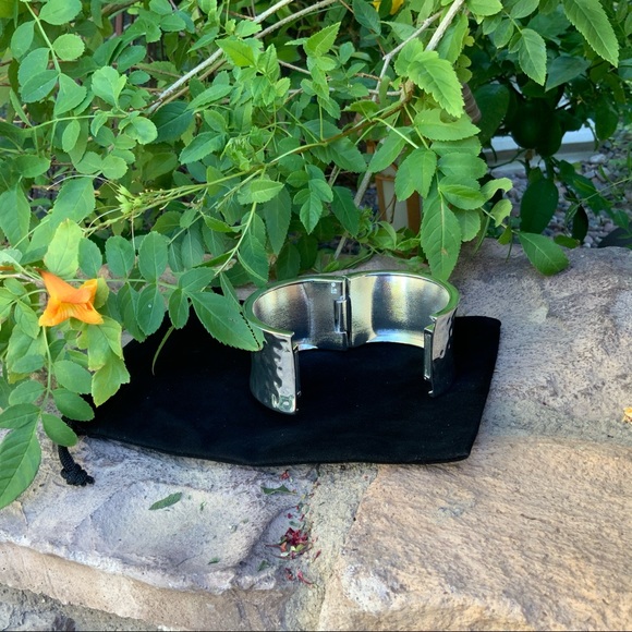 Robert Lee MORRIS large Bangle - Picture 7 of 11